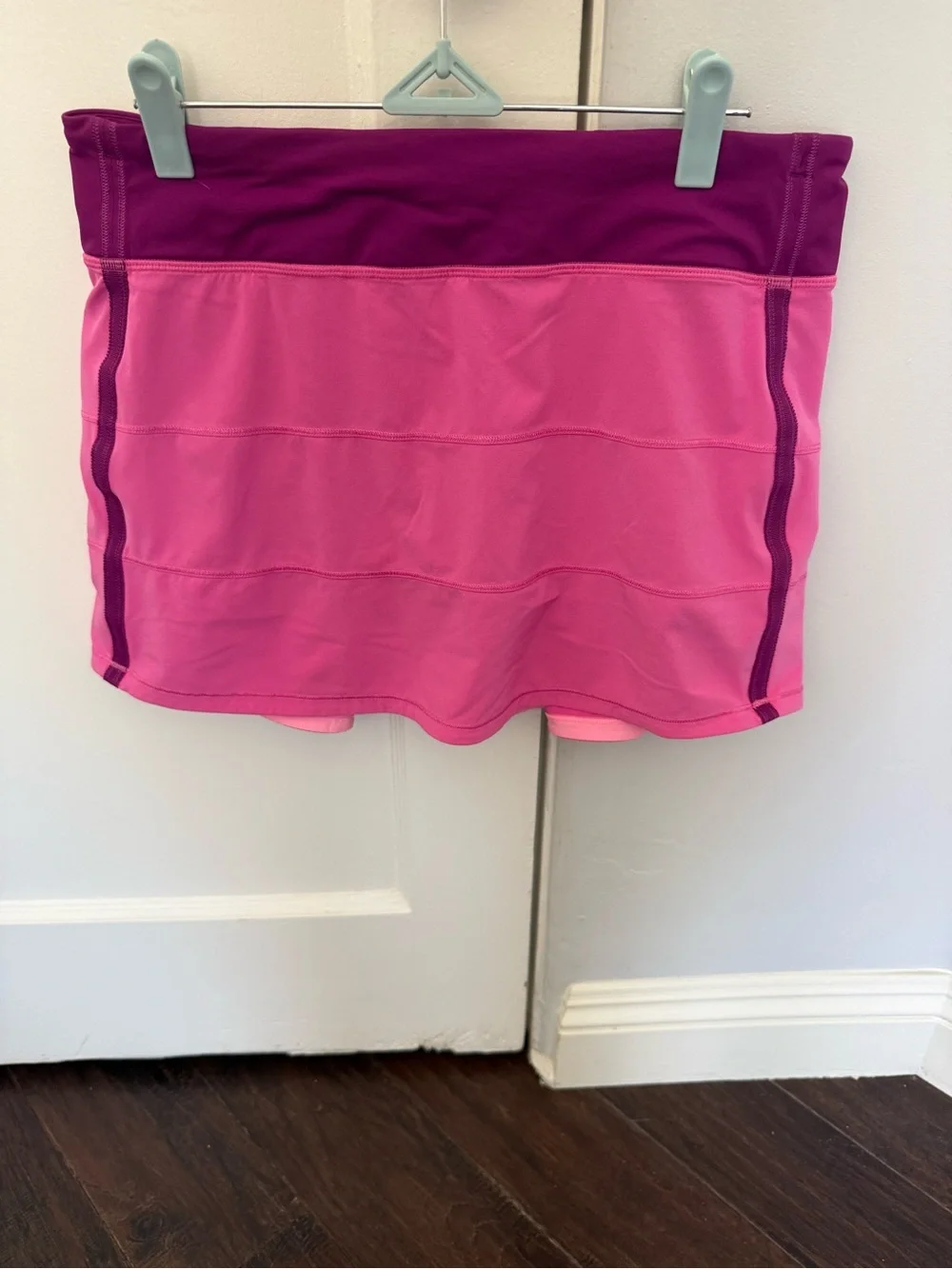 lululemon athletica Two-Tone Pink & Magenta Pace Setter size 8 Skirt $40